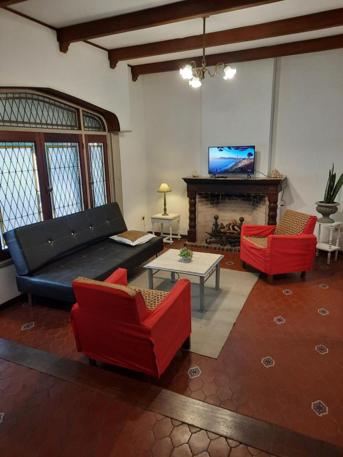 Casa Amplia 5 Personas Y Cochera, A Pasos Del Centro * La Plata
