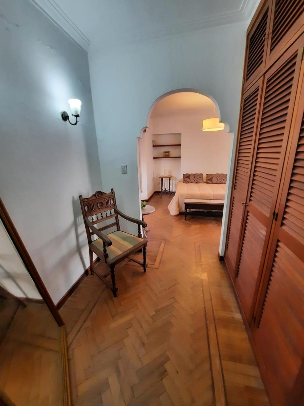 Casa Amplia 5 Personas Y Cochera, A Pasos Del Centro